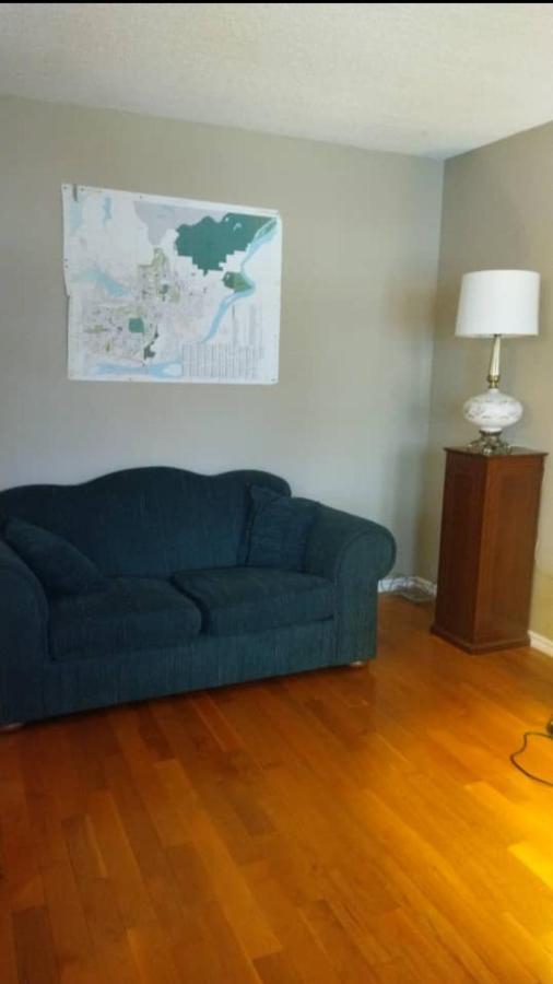 Green&White House Apartment Coquitlam Ngoại thất bức ảnh